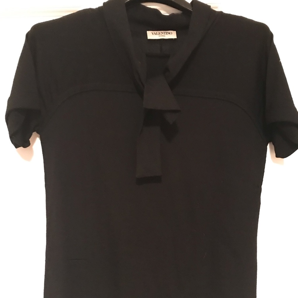 Valentino black wool short sleeve top. Small size, in excellent condition
